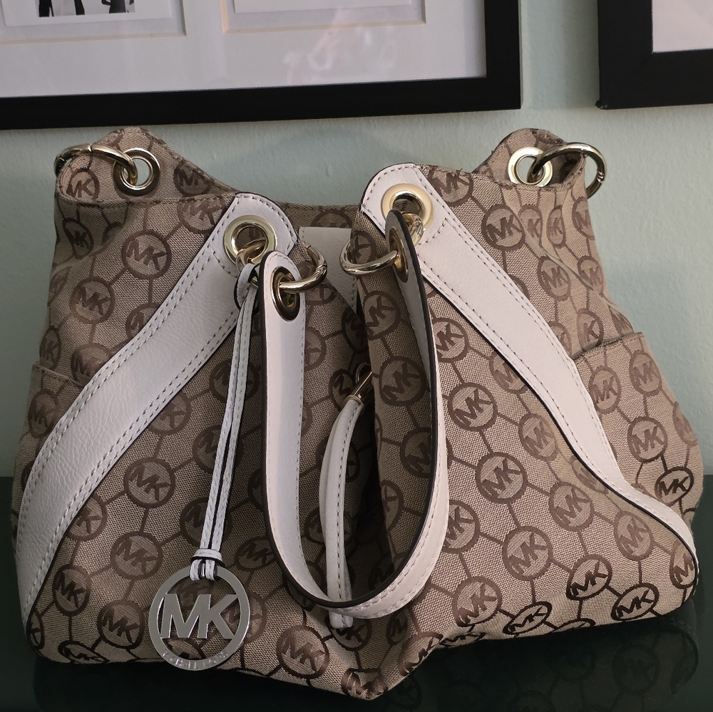 Michael Kors Beige and White Shoulder Bag
